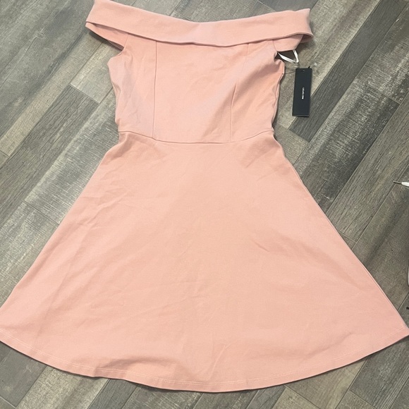 Lulus Dresses & Skirts - Lulu's Strapless Blush Dress